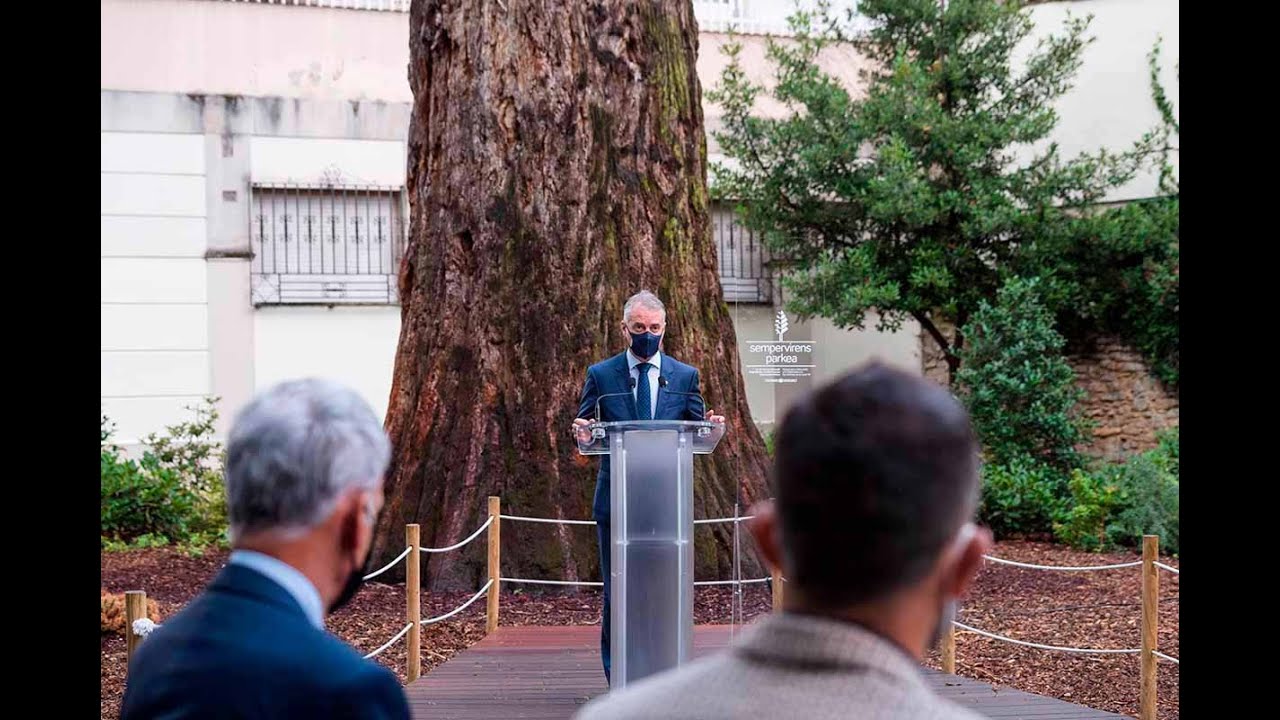 Homenaje en Vitoria a todas las víctimas del Covid-19 en el Parque Sempervirens