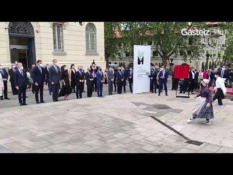 Los reyes y las instituciones inauguran el Centro Memorial de las Víctimas de Vitoria-Gasteiz