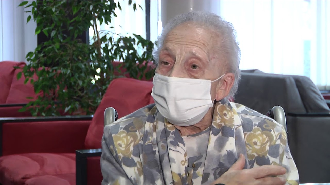Consuelo Landa, de 91 años, ha sido la primera alavesa en vacunarse contra la COVID-19