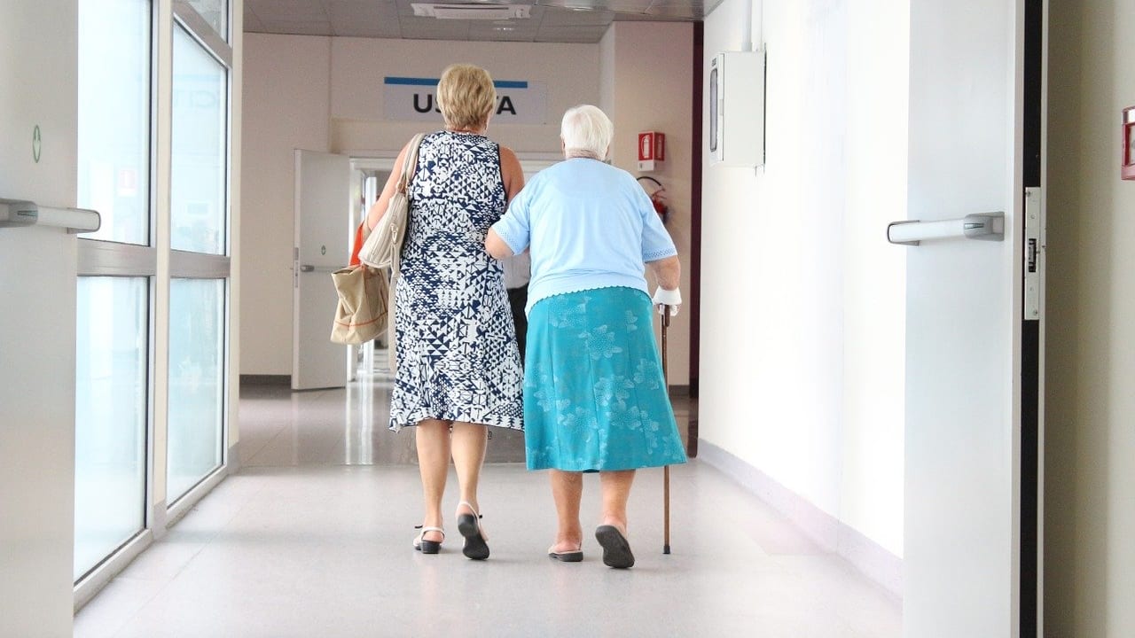 elderly-1461424_1280