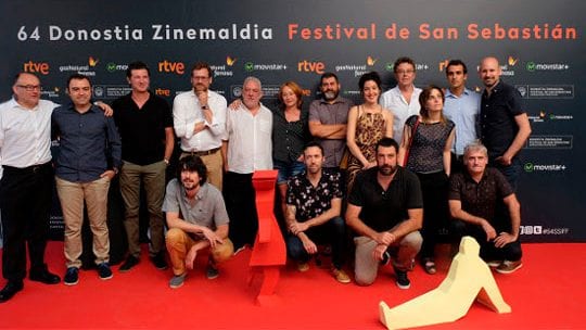 Los directores y directoras de Kalebegiak, una producción de Moriarti Produkzioak surgido en los albores de la Capitalidad Cultural Europea 2016 de Donostia-San Sebastián que se estrenó en el 64 Festval de Cine Internacional de San Sebastián.