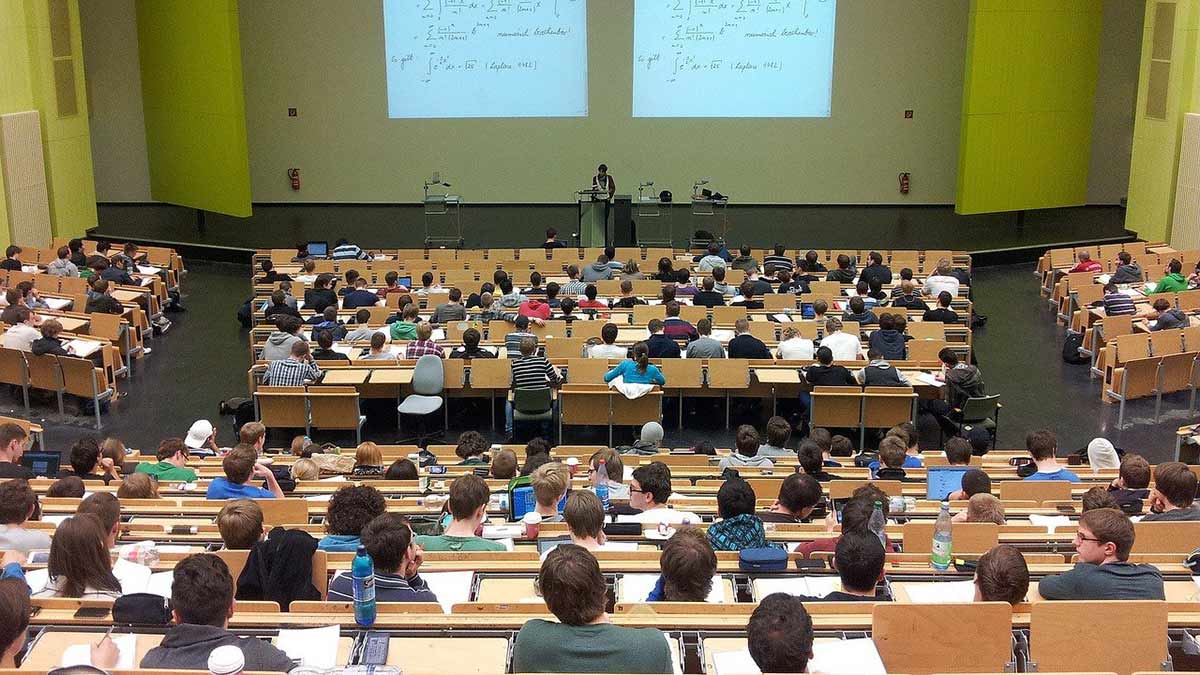 university-105709_1280