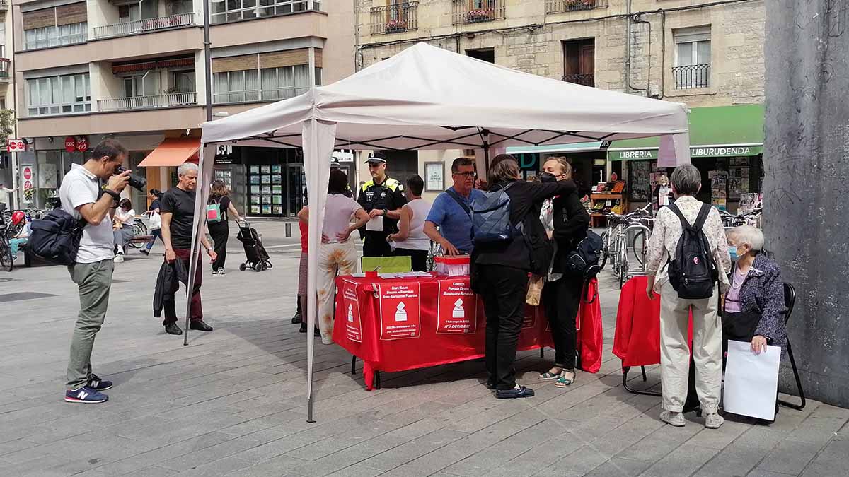 CONSULTA MONARQUIA REPUBLICA