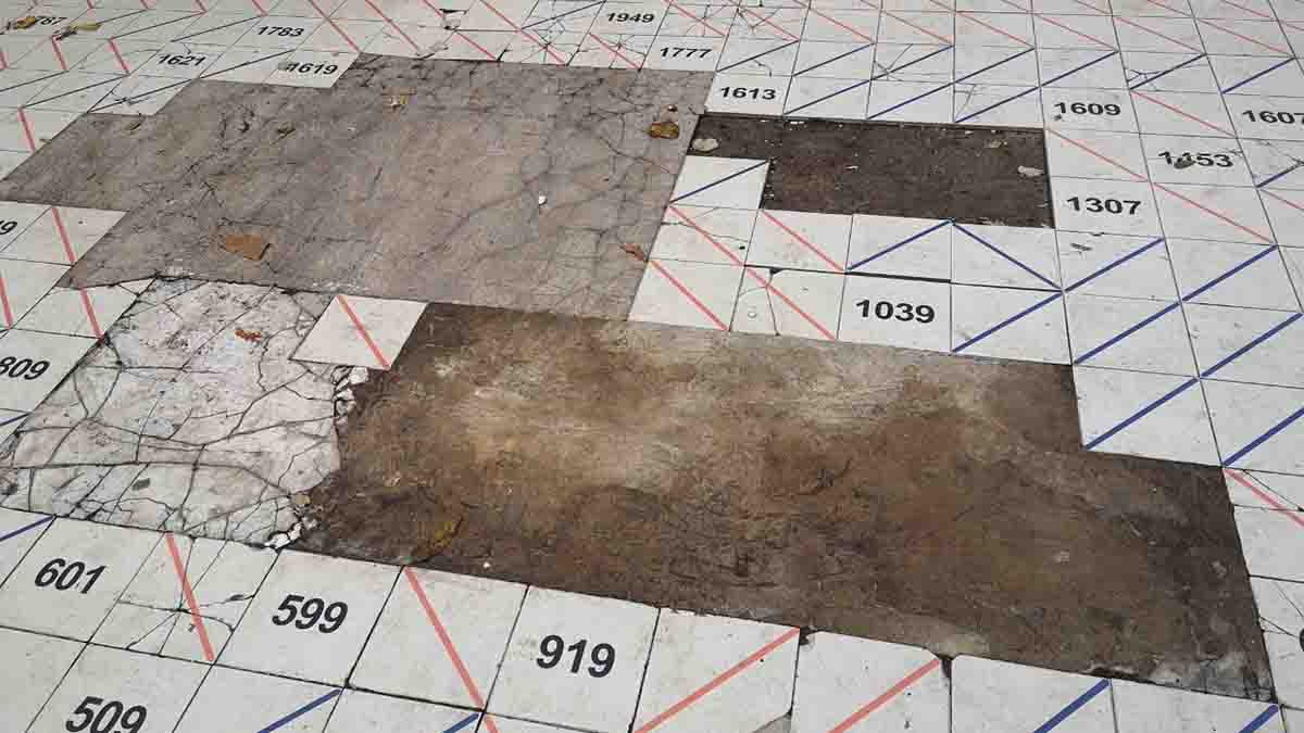Elkarrekin Vitoria acusa al Gobierno de no tener "un plan de conservación" para los monumentos y esculturas vandalizadas 3 Esther Ferrer composicion