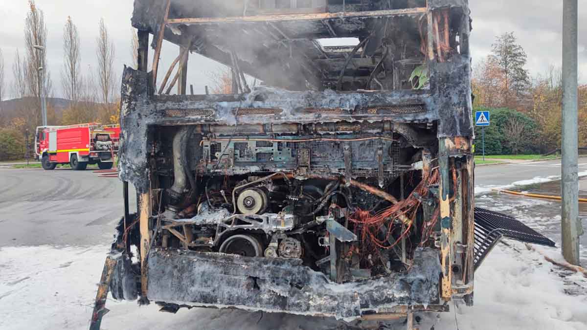 AUTOBUS TUVISA FUEGO
