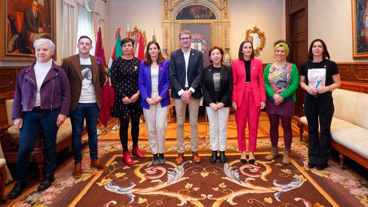 DECLARACION 8 M VITORIA