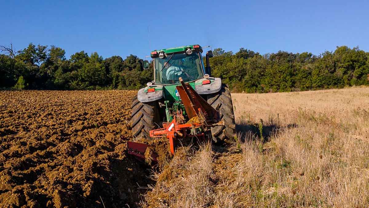 tractor yecora