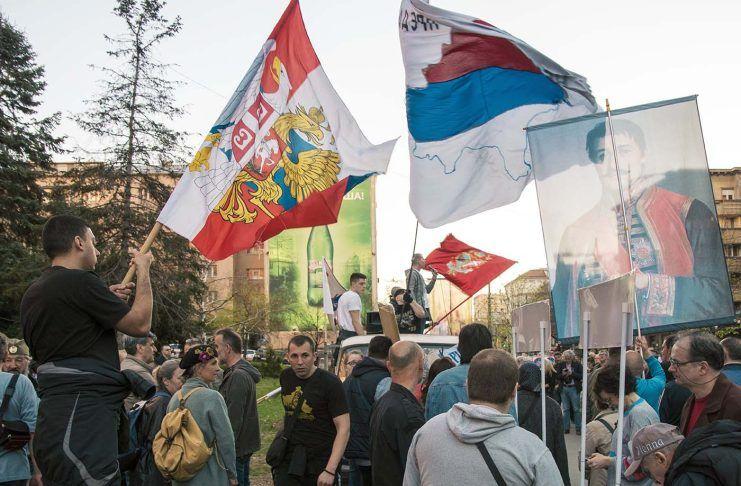 Belgrade, Serbia - March 24, 2019: Demonstration on the occasion of the 20th anniversary of Operation Allied Force. On March 24, 1999, NATO forces bombed Belgrade. Civilians were killed. — Foto de mSzandurski