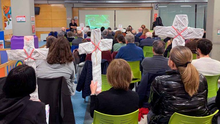 Las AAVV critican que los auzogunes se han convertido en un «monólogo institucional»