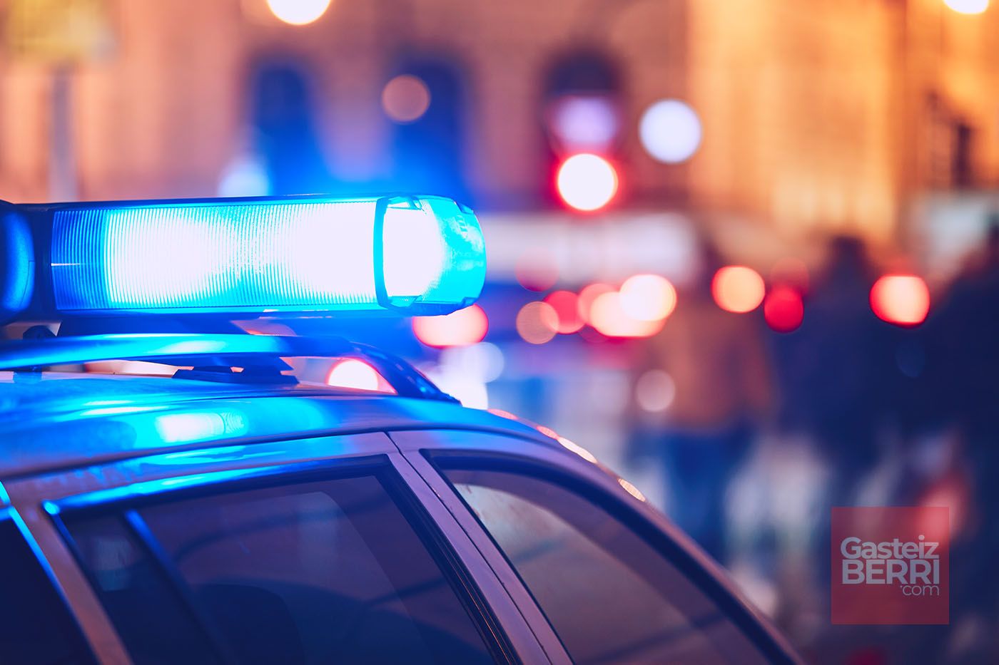 luces de coche de policia de noche