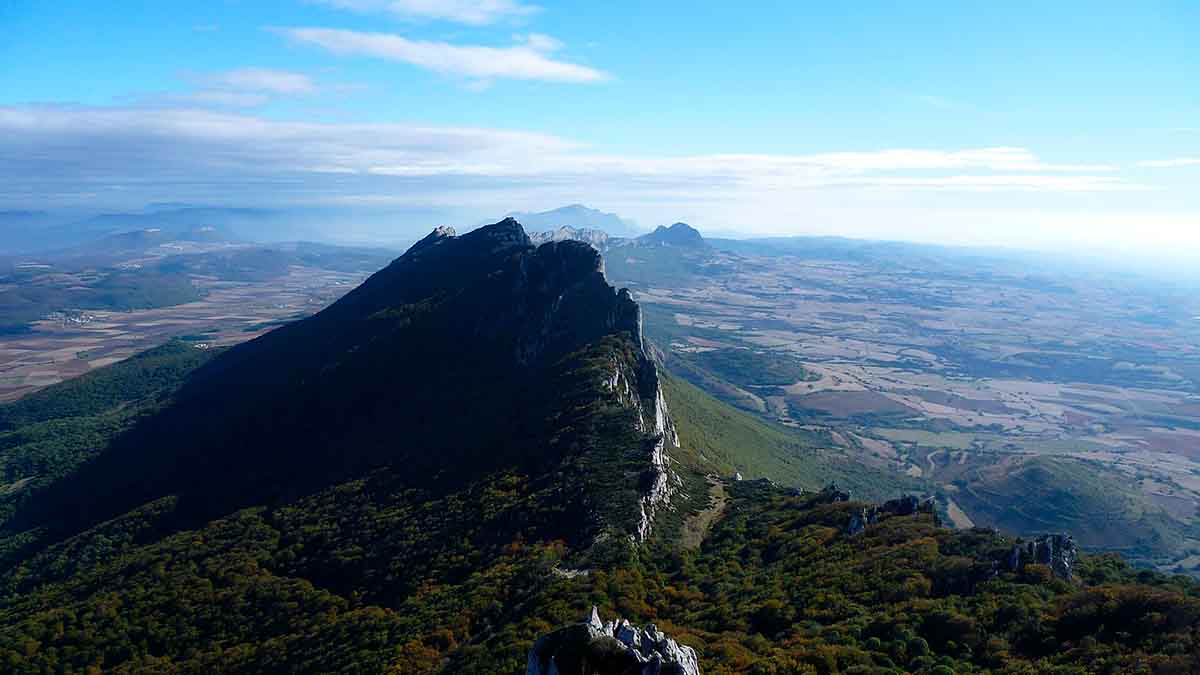 Sierra_de_Cantabria_desde_Cruz_del_Castillo
