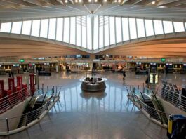 Interior aeropuerto de Bilbao