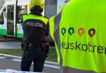 Trabajadores del tranvía denuncian «robos diarios» y pasividad de Euskotren ante los carteristas