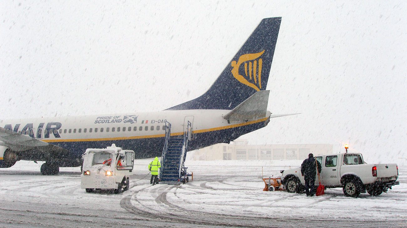 aeropuerto foronda avion ryanair