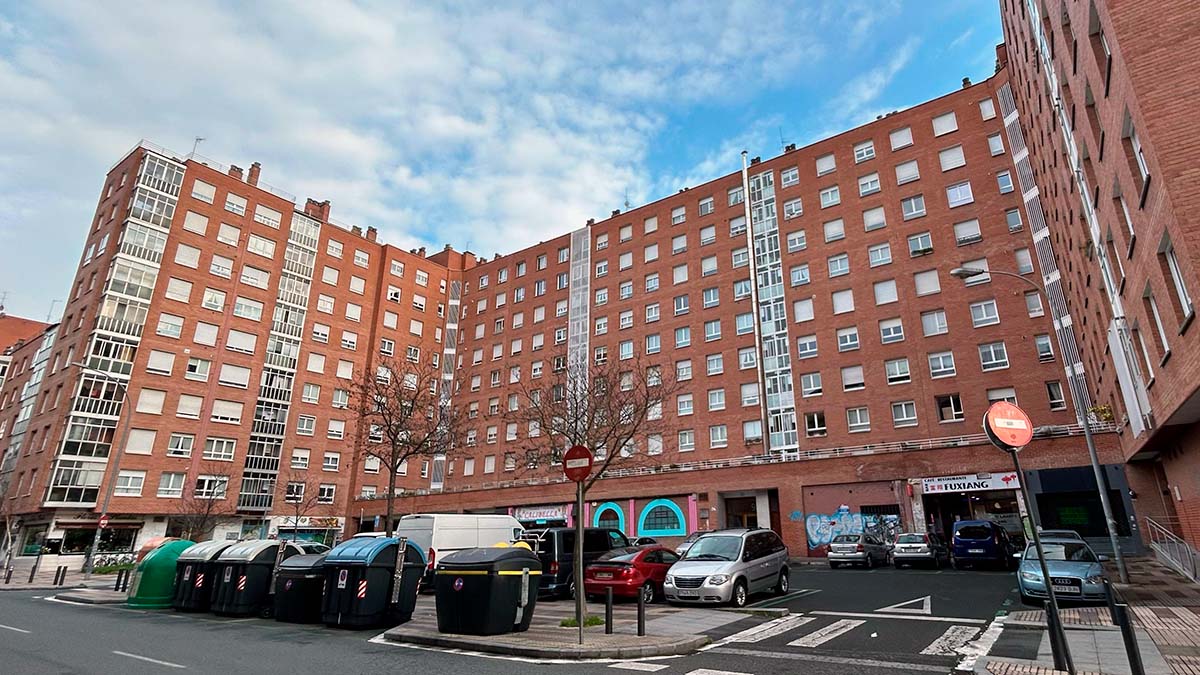 EDIFICIO VIVIENDAS