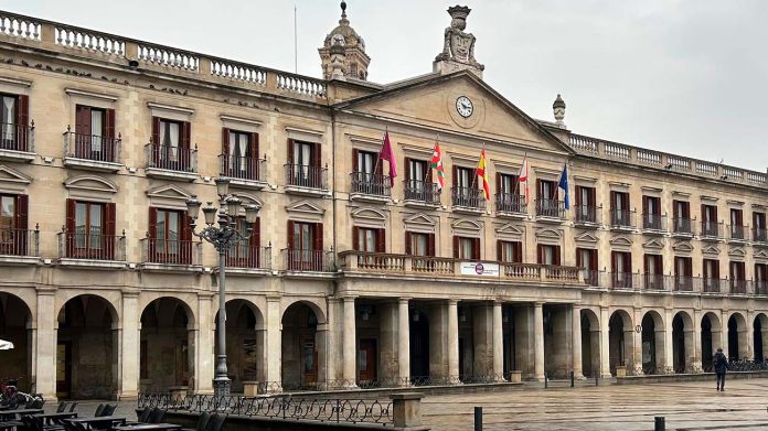 Fachada del Ayuntamiento de Vitoria