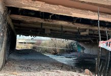 Interior del puente afectado por el incendio causado por una fuga de gas