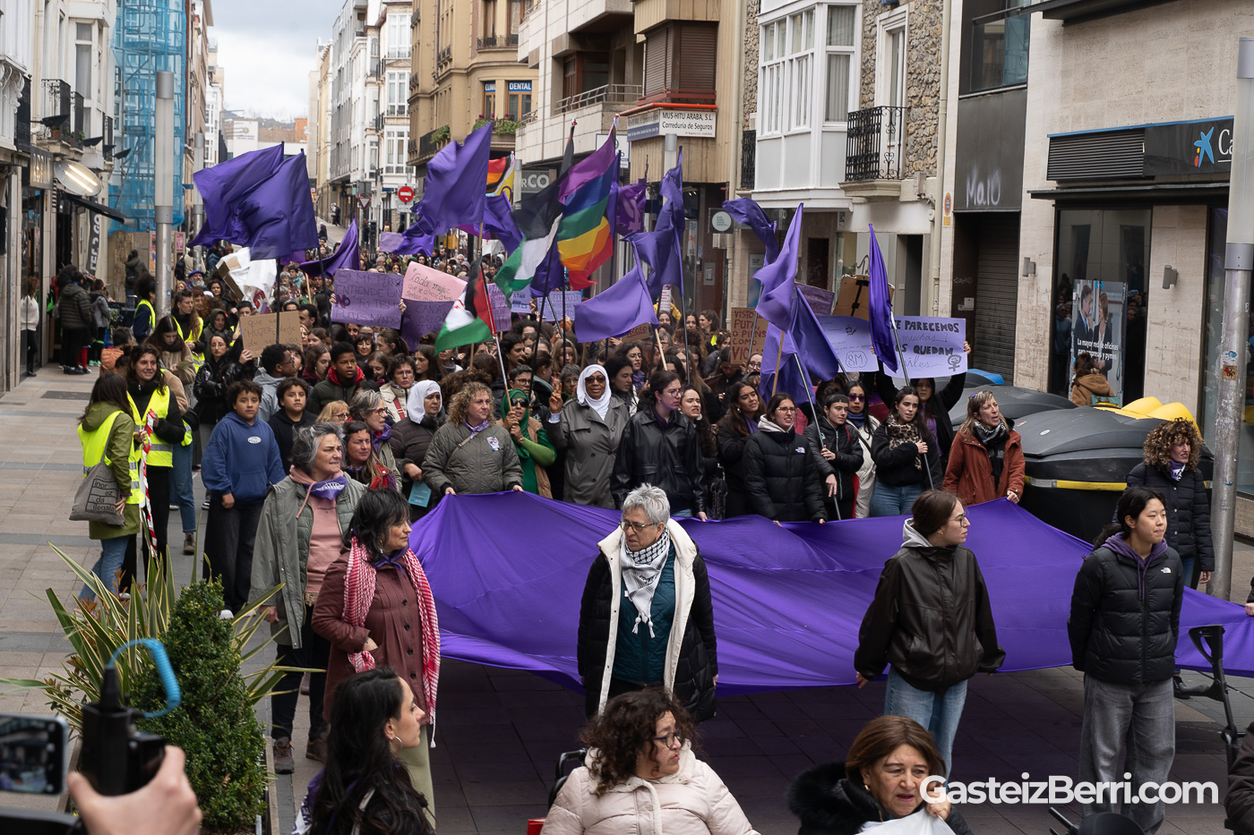manifestacion feminista 8m 2025 vitoria gasteiz-29