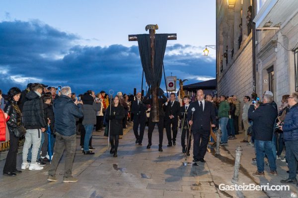 PROCESION VIERNES SANTO 2025 VITORIA-GASTEIZ-11 procesion viernes santo 2025 vitoria gasteiz 11