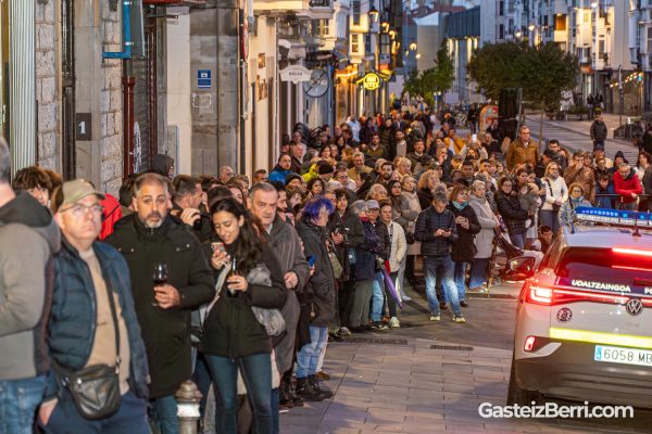 PROCESION VIERNES SANTO 2025 VITORIA-GASTEIZ-12 procesion viernes santo 2025 vitoria gasteiz 12