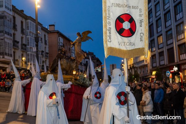 PROCESION VIERNES SANTO 2025 VITORIA-GASTEIZ-18 procesion viernes santo 2025 vitoria gasteiz 18