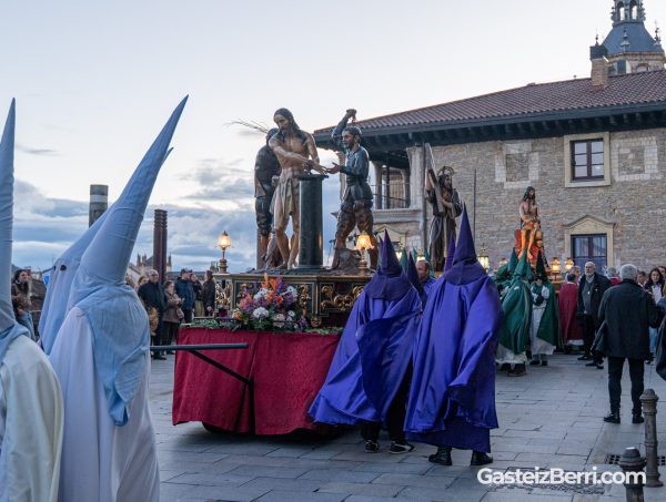 PROCESION VIERNES SANTO 2025 VITORIA-GASTEIZ-2 procesion viernes santo 2025 vitoria gasteiz 2