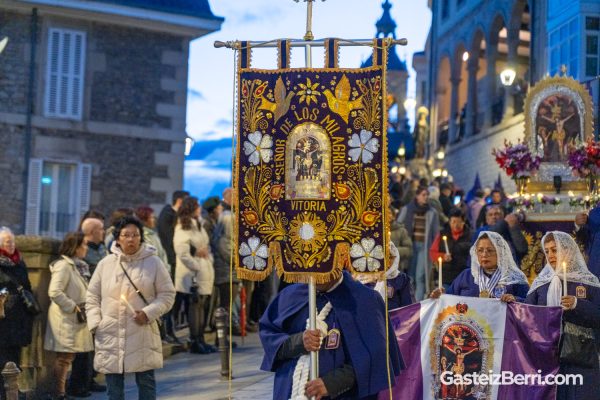 PROCESION VIERNES SANTO 2025 VITORIA-GASTEIZ-30 procesion viernes santo 2025 vitoria gasteiz 30
