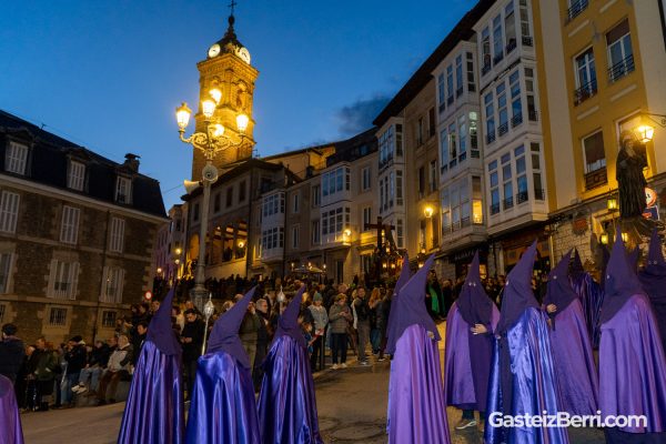 PROCESION VIERNES SANTO 2025 VITORIA-GASTEIZ-35 procesion viernes santo 2025 vitoria gasteiz 35