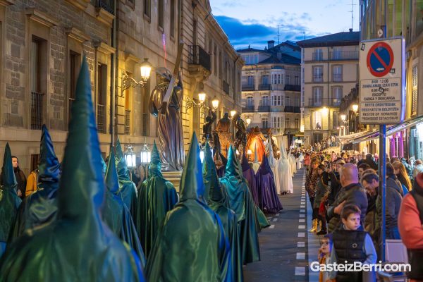 PROCESION VIERNES SANTO 2025 VITORIA-GASTEIZ-39 procesion viernes santo 2025 vitoria gasteiz 39