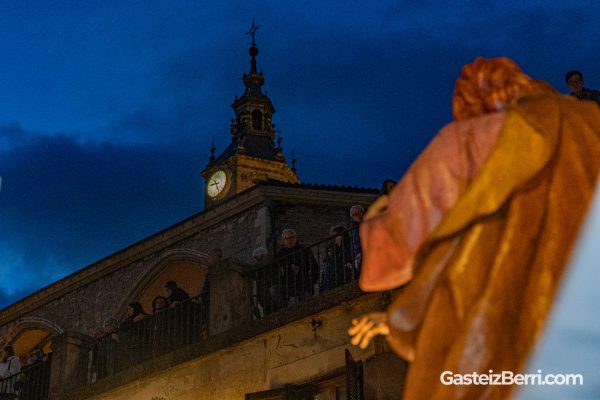 PROCESION VIERNES SANTO 2025 VITORIA-GASTEIZ-40 procesion viernes santo 2025 vitoria gasteiz 40
