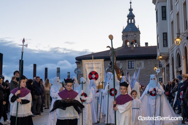 PROCESION VIERNES SANTO 2025 VITORIA-GASTEIZ-7 procesion viernes santo 2025 vitoria gasteiz 7