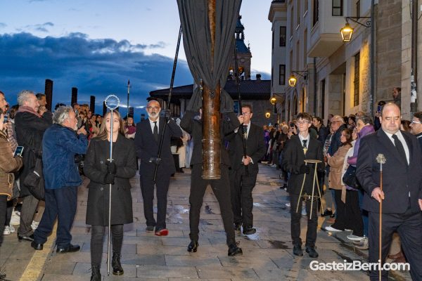 PROCESION VIERNES SANTO 2025 VITORIA-GASTEIZ-9 procesion viernes santo 2025 vitoria gasteiz 9