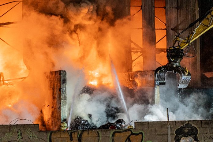 Incendio planta reciclaje Onaindia | Imagen: Alex García.