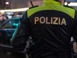 agente de la policia local sin relación con la noticia foto de alex garcia para gasteizberri