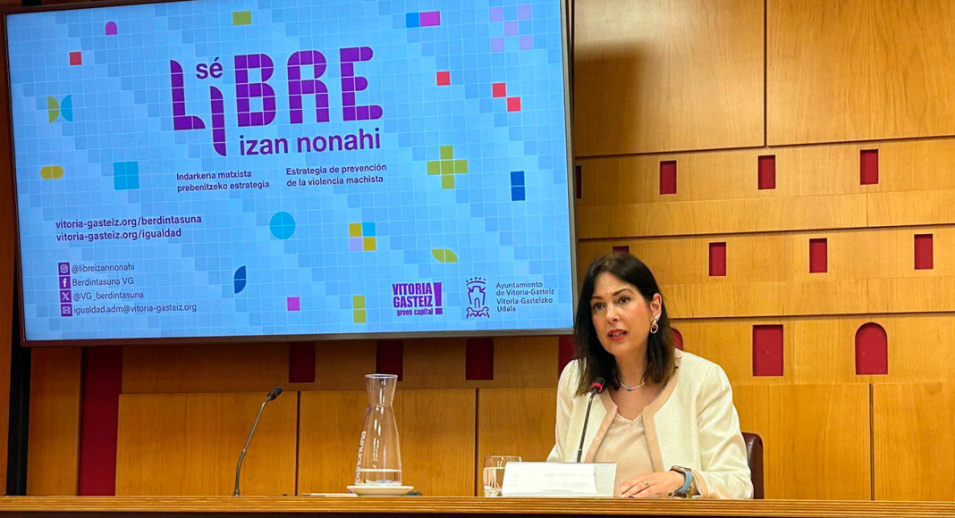 ana lopez de uralde, concejala de igualdad siglas lgtbi