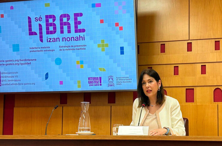 ana lopez de uralde, concejala de igualdad siglas lgtbi