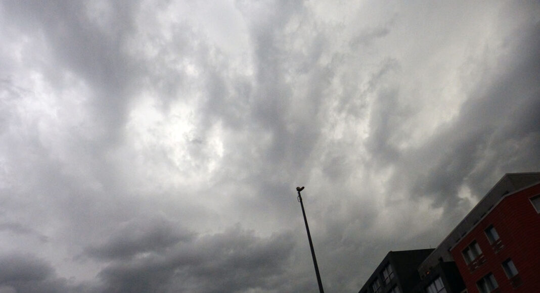 tormenta vitoria cielo