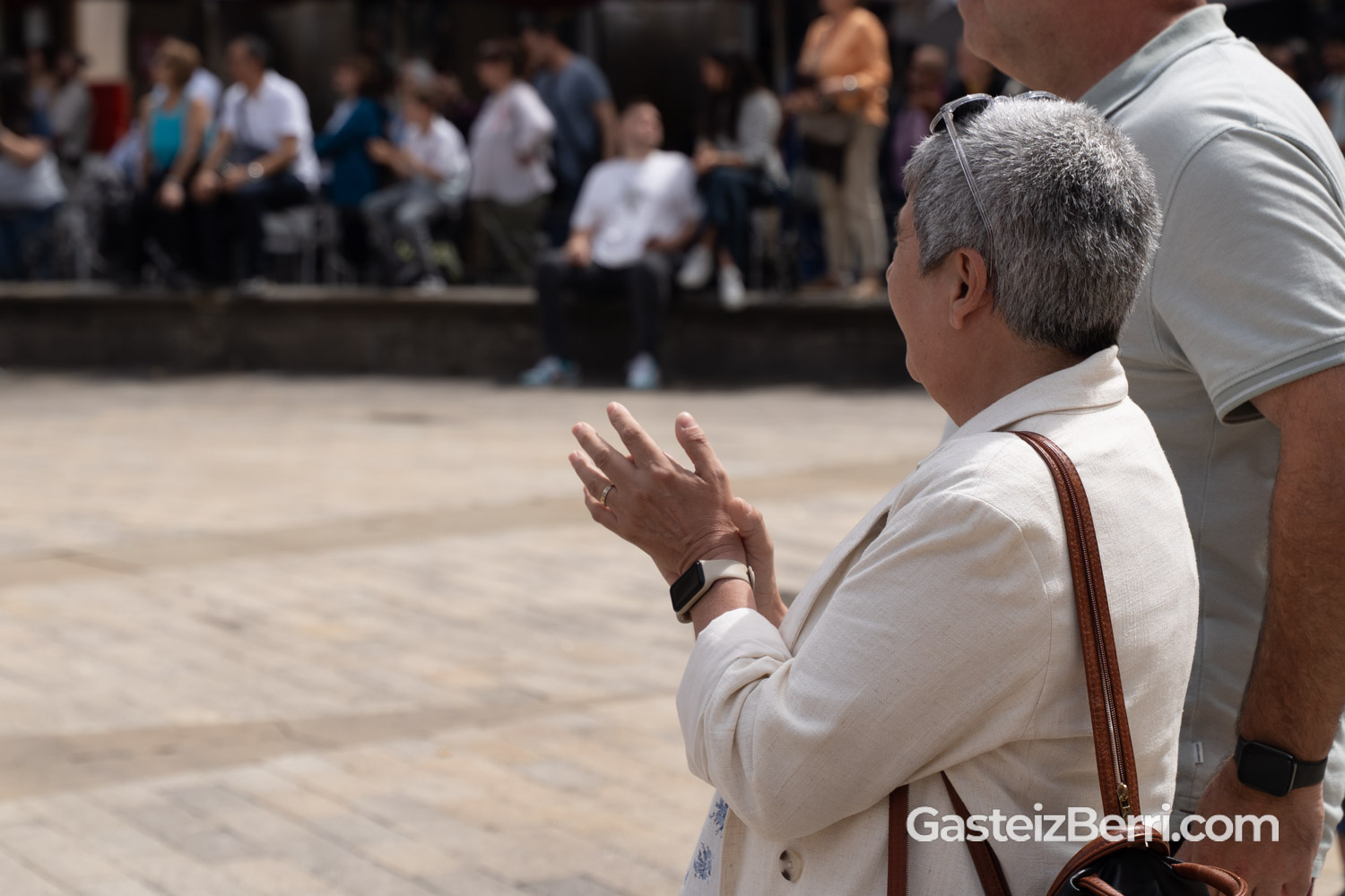 Más de un centenar de castellers levantan torres humanas en la Plaza Nueva de Vitoria 37 castellers 27