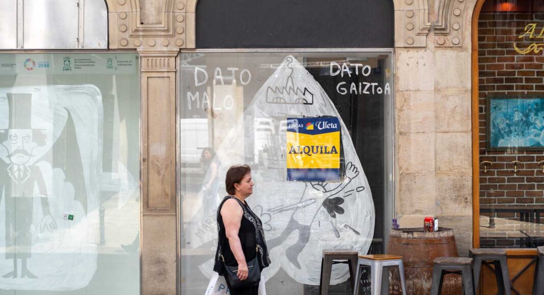 vandalizada una accion artistica en el centro de vitoria por fincas uleta-4