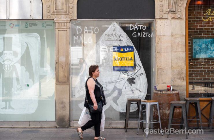 vandalizada una accion artistica en el centro de vitoria por fincas uleta-4