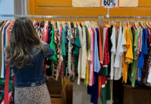 Mini feria de stocks en Vitoria: seis comercios liquidan su temporada de verano