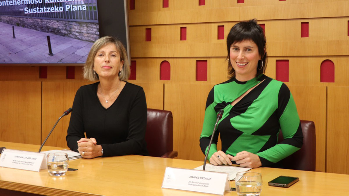 Sonia Díaz de Corcuera y Maider Uriarte presentan el Plan de Impulso de Montehermoso, que contempla seis acciones prioritarias para reforzar el centro cultural en 2025‑2026.