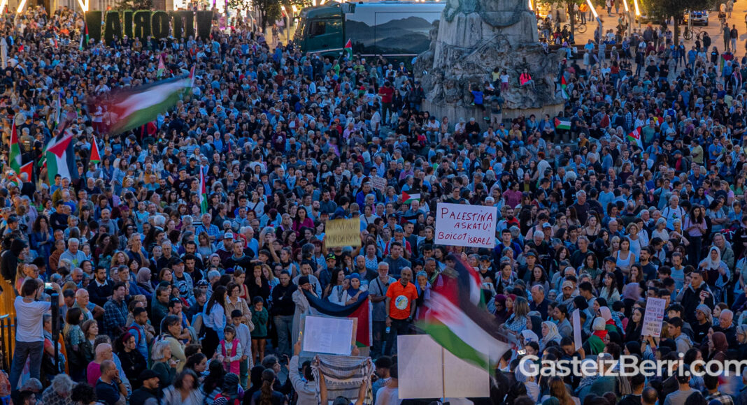 Manifestación en apoyo a Palestina el pasado 2 de octubre en Vitoria | Imagen: Alex García