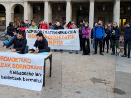 Huelga indefinida en los rocódromos de Vitoria Rueda de prensa de los trabajadores de los rocódromos de Vitoria