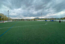 El campo de fútbol de Adurtza no es seguro para jugar