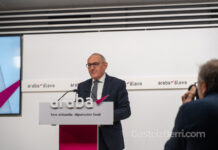 Ramiro González hace balance de 2025 y carga contra EH Bildu: «Han retrocedido en la aceptación del marco democrático» Ramiro González durante la última rueda de prensa tras el Consejo de Gobierno Foral del 23 de diciembre de 2025