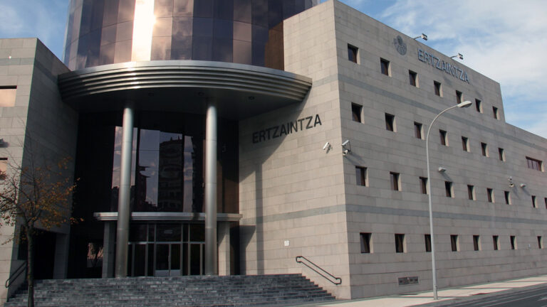 Los tres detenidos por los incidentes tras la final del Mundial quedan en libertad en Gasteiz