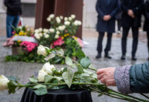 Vitoria rinde homenaje a las víctimas del franquismo en Isiltasunean Oihuka