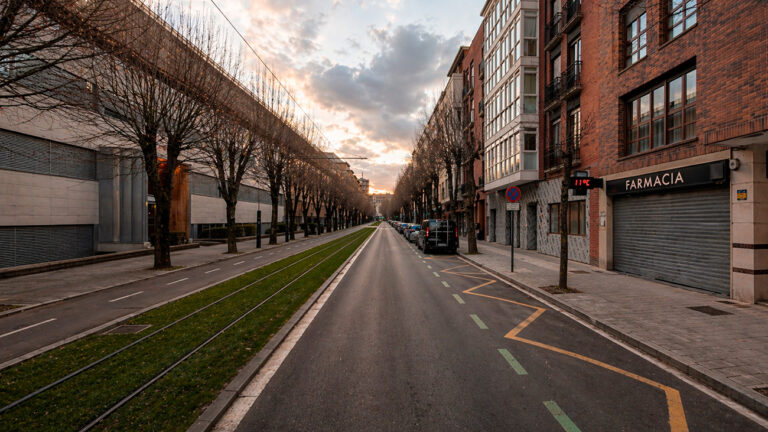 Hasta 1.000 lonjas podrán convertirse en viviendas en Vitoria
