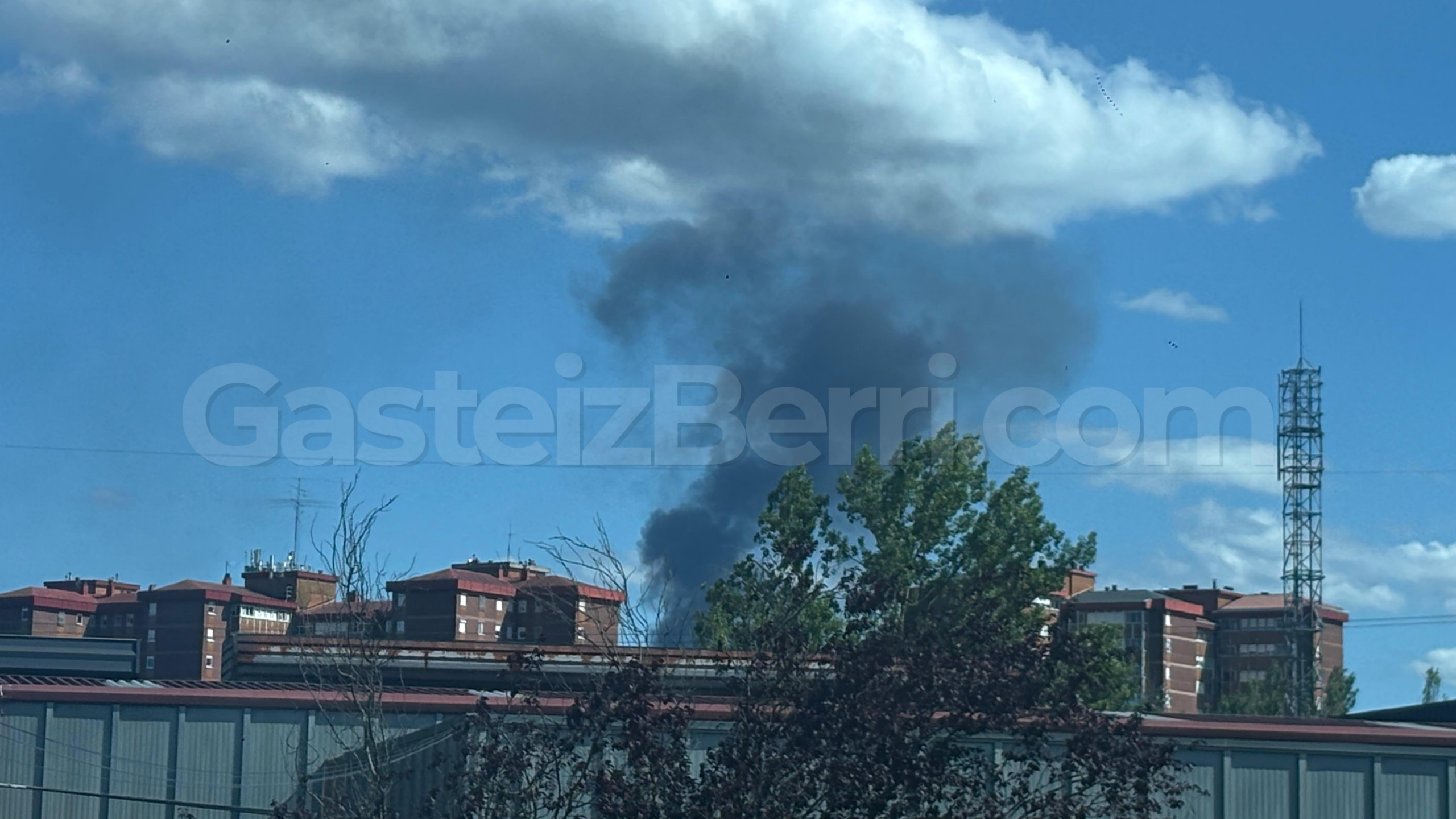 Incendio en el vertedero de Gardelegi